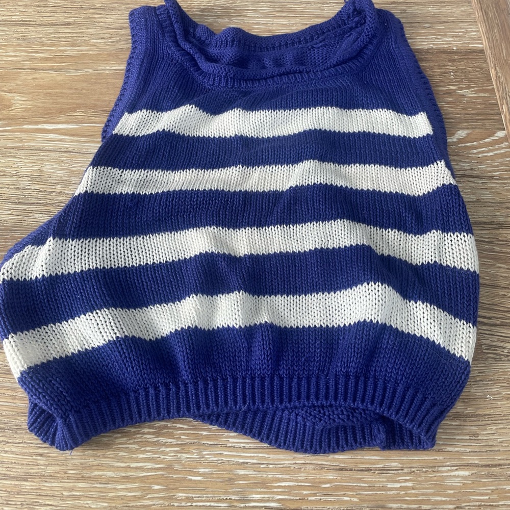 Blue and white knit cropped sweater tank